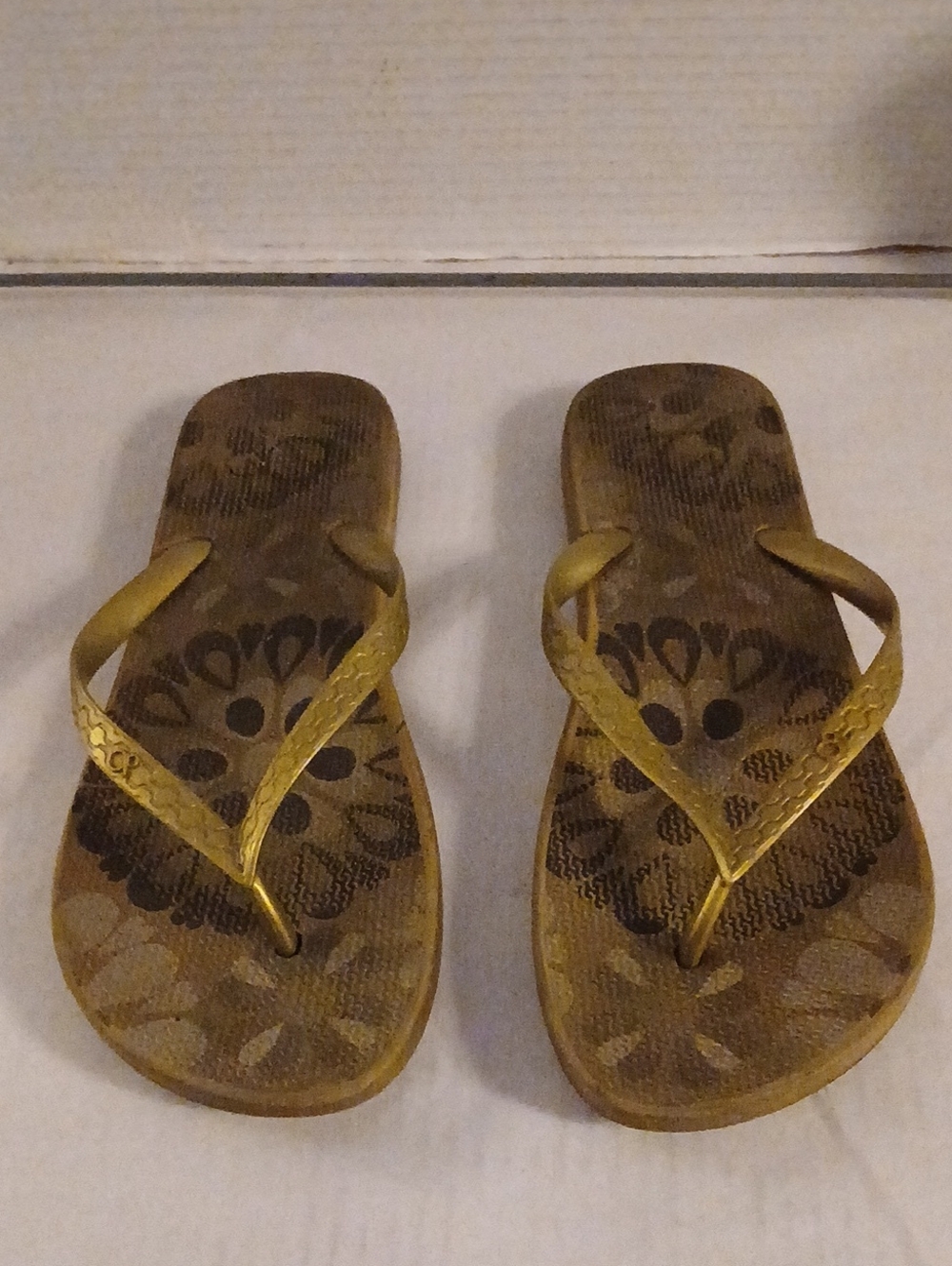 OP Gold Floral Print Women's Flip Flops